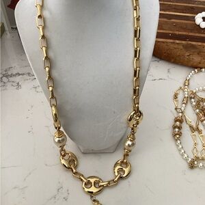 Elegant Gold Chain Necklace with Pearl Accents
